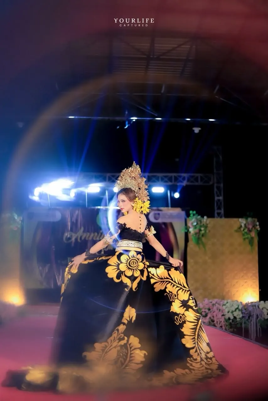 Timeless Javanese Paes Elegance